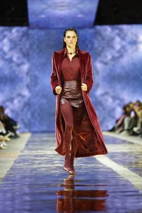 Alessandra Ambrosio auf dem Laufsteg bei der Marc Cain - Parallel Universe - Modenschau am 31.01.2025 im Rahmen der Fashion Week Berlin im Kraftwerk in Berlin Fashion Week Berlin 2025 - Marc Cain Show