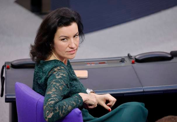 Dorothee Bär, CDU CSU, Deutschland, Berlin, Reichstag. Der Bundestag hat das sogenannte Zustrombegrenzungsgesetz der CDU CSU-Fraktion mit knapper Mehrheit abgelehnt. *** Dorothee Bär, CDU CSU, Germany, Berlin, Reichstag The Bundestag has rejected the CDU CSU parliamentary groups so-called influx limitation law by a narrow majority