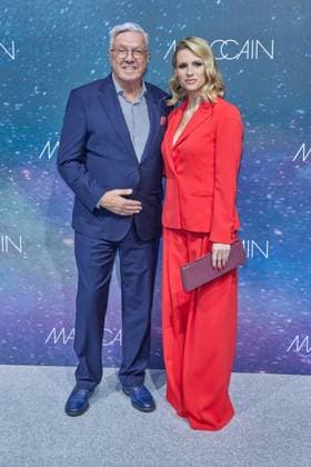Helmut Schlotterer und Michelle Hunziker - Marc Cain Fashion Show Parallel Universe im Rahmen der Fashion Week Berlin im Kraftwerk in Berlin am 31.01.2025. Marc Cain Fashion Show Parallel Universe
