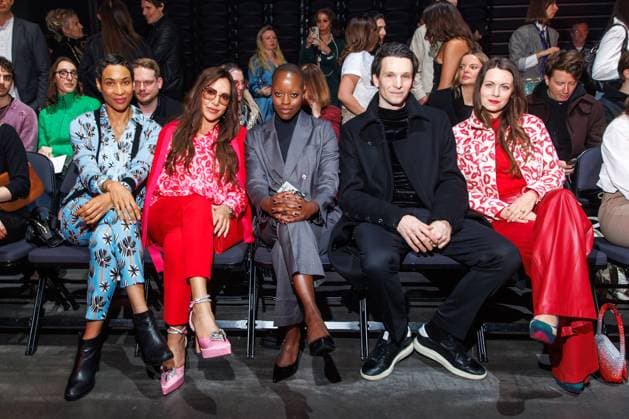 Berlin Fashion Week - Killian Kerner Annabelle Mandeng, Simone Thomalla, Florence Kasumba, Sabin Tambrea und Alice Dwyer bei der Kilian Kerner Fashion Show im Rahmen der Berlin Fashion Week in der Uber Eats Music Hall am 31.01.2025 in Berlin Copyright: xEventpressxKochanx