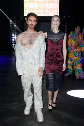 Felix Nieder und Kim Hnizdo bei der Marcel Ostertag Fashion Show auf der Berlin Fashion Week A W 2025 in der Uber Eats Music Hall. Berlin, 31.01.2025