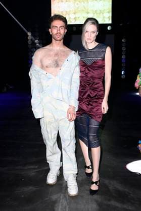 Felix Nieder und Kim Hnizdo bei der Marcel Ostertag Fashion Show auf der Berlin Fashion Week A W 2025 in der Uber Eats Music Hall. Berlin, 31.01.2025