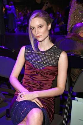 Kim Hnizdo bei der Marcel Ostertag Fashion Show auf der Berlin Fashion Week A W 2025 in der Uber Eats Music Hall. Berlin, 31.01.2025