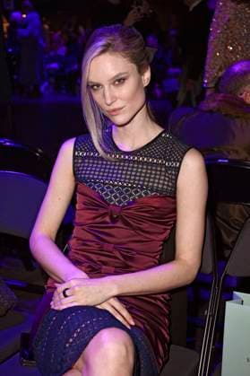 Kim Hnizdo bei der Marcel Ostertag Fashion Show auf der Berlin Fashion Week A W 2025 in der Uber Eats Music Hall. Berlin, 31.01.2025