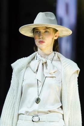 Model auf dem Catwalk bei der Fashion Show von Marc Cain am 31. Januar 2024 im Kraftwerk Berlin in Berlin. Berlin Deutschland