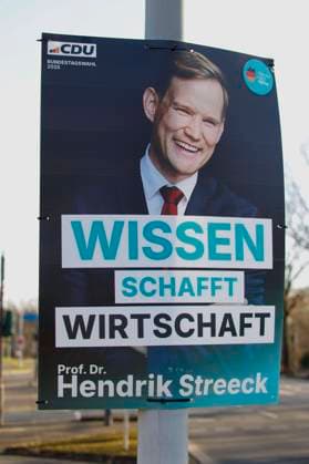 Wahlplakat der CDU zur Wahl zum 21. Deutschen Bundestag. Bonn, 02.02.2025 *** CDU election poster for the election to the 21st German Bundestag Bonn, 02 02 2025 Foto:xR.xSchmiegeltx xFuturexImagex wahlplakate_bonn_5228