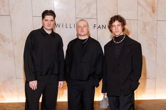 Berlin Fashion Week - 10 Year Anniversary William Fan Luca Göttner, Finn Schwieters und Fred Rabe (Giant Rooks) bei der 10 Year Anniversary William Fan Fashion Show im Rahmen der Berlin Fashion Week Herbst Winter 2025 in der Philharmonie am 03.02.2025 in Berlin. Copyright: xEventpressxKochanx