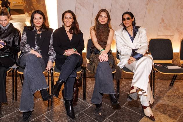 Berlin Fashion Week - 10 Year Anniversary William Fan Düzen Tekkal, Tugba Tekkal, Lea Wolf und Tülin Tekkal bei der 10 Year Anniversary William Fan Fashion Show im Rahmen der Berlin Fashion Week Herbst Winter 2025 in der Philharmonie am 03.02.2025 in Berlin. Copyright: xEventpressxKochanx
