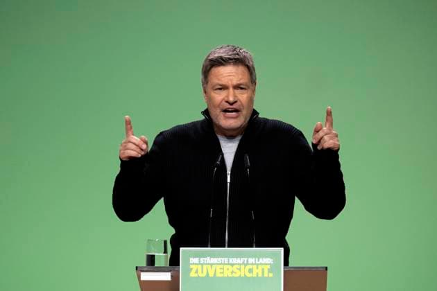 Robert Habeck - Gruene Parteitag DEU, Deutschland, Germany, Berlin, 26.01.2025 Rede von Robert Habeck , Kanzlerkandidat von Buendnis 90 Die Gruenen und Bundesminister fuer Wirtschaft und Klimaschutz, auf dem Bundesparteitag Bundesdelegiertenkonferenz der Partei Bündnis 90 Die Grünen der Partei zum Wahlprogramm unter dem Motto Die Staerkste Kraft im Land Zuversicht in Berlin Deutschland . Nach dem Bruch der Drei-Parteien-Bundeskoalition im vergangenen November werden in Deutschland am 23. Februar 2025 vorgezogene Bundestagswahlen abgehalten en: Speech by Robert Habeck , candidate for chancellor of Alliance 90 The Greens and Federal Minister for Economic Affairs and Climate Protection, at the federal party conference Federal delegate confer