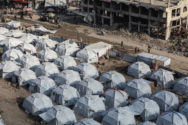 News Themen der Woche KW06 News Bilder des Tages Newly erected tents are spread in Al-Shujiyya neighbourhood in Gaza City Newly erected tents are spread in Al-Shujiyya neighbourhood in Gaza City, on February 04, 2025, as displaced Palestinians return to the city, on a ceasefire deal in the war between Israel and Hamas in the Palestinian territory. Photo by Omar Ashtawy apaimages Gaza city Gaza Strip Palestinian Territory 040225_Gaza_OSH_1_00(2) Copyright: xapaimagesxOmarxAshtawyx xapaimagesx