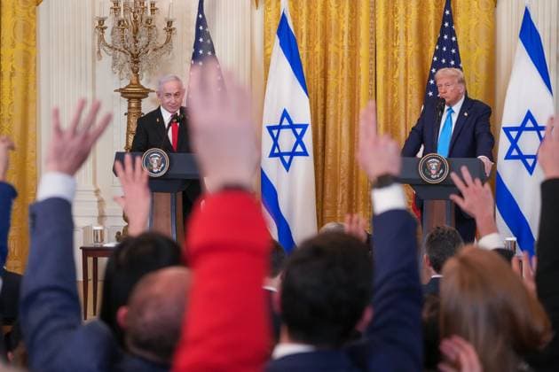 News Themen der Woche KW06 News Bilder des Tages February 4, 2025, Washington, District of Columbia, USA: President Donald Trump greets Israeli Prime Minister Benjamin Netanyahu lat the White House on February 4, 2025. Washington USA - ZUMAl312 20250204_znp_l312_022 Copyright: xAndrewxLeydenx