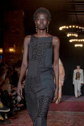 February 4, 2025, New York, United States: A model walks the runway for the Lingua Franca fashion show during February 2025 New York Fashion Week. New York United States - ZUMAs197 20250204_aaa_s197_425 Copyright: xRonxAdarx