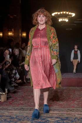 February 4, 2025, New York, United States: Molly Ringwald walks the runway for the Lingua Franca fashion show during February 2025 New York Fashion Week. New York United States - ZUMAs197 20250204_aaa_s197_432 Copyright: xRonxAdarx