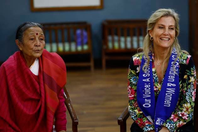 Entertainment Themen der Woche KW06 Entertainment Bilder des Tages February 5, 2025, Kathmandu, Nepal: BritainÃ¢â‚¬â ¢s Sophie, Duchess of Edinburgh, with Anuradha Koirala, founder of Maiti Nepal, speak to victims of human trafficking during her visit to the organization in Kathmandu, Nepal, on Wednesday, February 5, 2025. Maiti Nepal works to rescue and rehabilitate victims of human trafficking. Kathmandu Nepal - ZUMAg200 20250205_zap_g200_005 Copyright: xSkandaxGautamx
