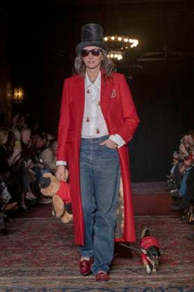 Lingua franca - Runway - New York Fashion Week Jenna Lyons walks the runway for the Lingua Franca fashion show during February 2025 New York Fashion Week in New York City, USA, on February 4, 2025. New York New York United states  Copyright: xThenews2x originalFilename: thenews2-linguafr250204_np98t.jpg