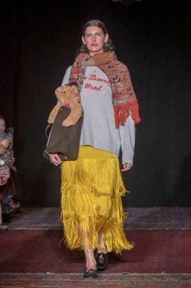 Lingua franca - Runway - New York Fashion Week A model walks the runway for the Lingua Franca fashion show during February 2025 New York Fashion Week in New York City, USA, on February 4, 2025. New York New York United states  Copyright: xThenews2x originalFilename: thenews2-linguafr250204_npbFl.jpg