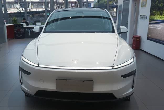 China, Neues Tesla Model Y in Hangzhou New Model Y HANGZHOU, CHINA - A new Model Y is displayed at a Tesla store in Hangzhou, Zhejiang province, China, February 6, 2025. Hangzhou Zhejiang China  Copyright: xCFOTOx i1738803325204