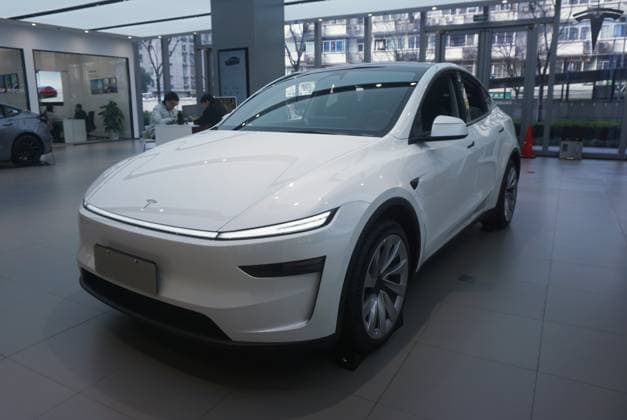 China, Neues Tesla Model Y in Hangzhou New Model Y HANGZHOU, CHINA - A new Model Y is displayed at a Tesla store in Hangzhou, Zhejiang province, China, February 6, 2025. Hangzhou Zhejiang China  Copyright: xCFOTOx i1738803325380