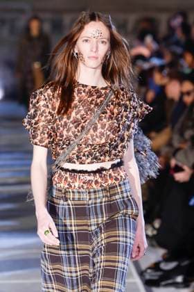 Défilé de mode Collina Strada collection automne hiver 2025 2026 lors de la Fashion Week de New York Défilé de mode Collina Strada collection automne hiver 2025 2026 lors de la Fashion Week de New York City, NY, Etats Unis, le 7 février 2025 Runway TCollina Strada Fall RTW 2025 fashion show as part of New York Fashion Week on February 07, 2025 in New York, New York New York Etats Unis  Copyright: xAgencex xBestimagexAgencex xBestimagex
