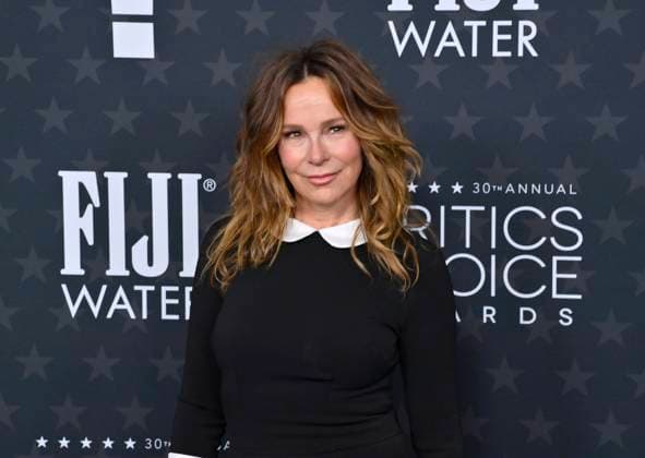 Jennifer Grey attends the 30th annual Critics Choice Awards at the Barker Hanger in Santa Monica, California on Friday, February 7th, 2025.  LAP20250207605 JIMxRUYMEN