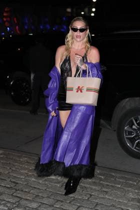 February 7, 2025, Ny, USA: NEW YORK, NEW YORK - FEBRUARY 07: Singer Kesha attends the Christian Cowan fashion show during New York Fashion Week on February 07, 2025, in New York City. The event showcased Christian Cowan s 2025 collection, featuring bold designs and a star-studded audience. USA - ZUMAra1_ 20250207_aap_ra1_054 Copyright: xGiadaxPapinixRampelotto Europanex