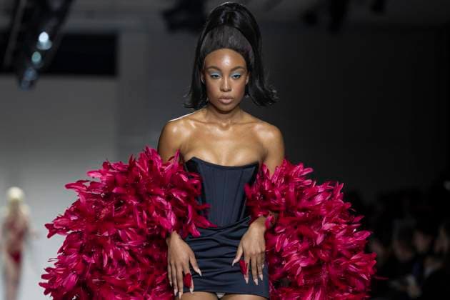 February 7, 2025, New York, New York, USA: Model walks runway during Christian Cowan show at New York Fashion Week Fall Winter 2025 at Glasshouse in New York on February 7, 2025. New collection by designer Cowan was inspired and is tribute to Abbie McLaughlin who passed away in 2024. New York USA - ZUMAr339 20250207_znp_r339_150 Copyright: xLevxRadinx