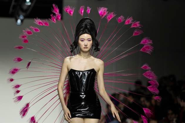February 7, 2025, New York, New York, USA: Model walks runway during Christian Cowan show at New York Fashion Week Fall Winter 2025 at Glasshouse in New York on February 7, 2025. New collection by designer Cowan was inspired and is tribute to Abbie McLaughlin who passed away in 2024. New York USA - ZUMAr339 20250207_znp_r339_160 Copyright: xLevxRadinx