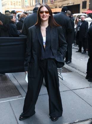 NYFW - Calvin Klein Arrivals Guest attends the Calvin Klein show during the New York fashion week in Midtown, New York on February 7, 2025. Photo by Dylan Travis ABACAPRESS.COM New York City NY United Arab Emirates  Copyright: xDylanxTravis ABACAx