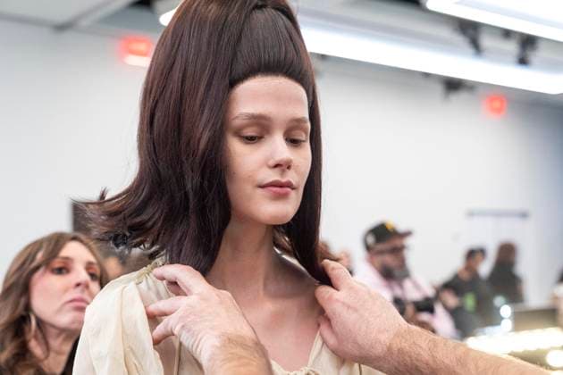February 7, 2025, New York, New York, USA: Model prepares backstage for Christian Cowan show at New York Fashion Week Fall Winter 2025 at Glasshouse in New York on February 7, 2025. New collection by designer Cowan was inspired and is tribute to Abbie McLaughlin who passed away in 2024. New York USA - ZUMAr339 20250207_znp_r339_178 Copyright: xLevxRadinx