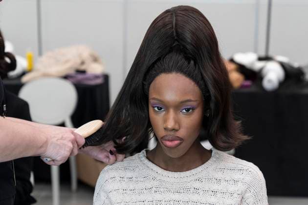 February 7, 2025, New York, New York, USA: Model prepares backstage for Christian Cowan show at New York Fashion Week Fall Winter 2025 at Glasshouse in New York on February 7, 2025. New collection by designer Cowan was inspired and is tribute to Abbie McLaughlin who passed away in 2024. New York USA - ZUMAr339 20250207_znp_r339_185 Copyright: xLevxRadinx