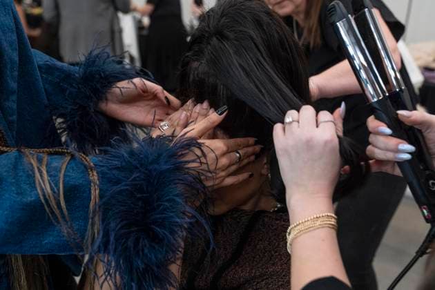 February 7, 2025, New York, New York, USA: Model prepares backstage for Christian Cowan show at New York Fashion Week Fall Winter 2025 at Glasshouse in New York on February 7, 2025. New collection by designer Cowan was inspired and is tribute to Abbie McLaughlin who passed away in 2024. New York USA - ZUMAr339 20250207_znp_r339_188 Copyright: xLevxRadinx