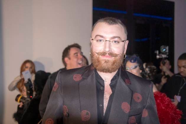 Christian Cowan show in NYC, USA - 07 Feb 2025 NEW YORK, NEW YORK - FEBRUARY 07: Sam Smith attends the Christian Cowan show during February 2025 New York Fashion Week at The Glasshouse on February 07, 2025 in New York City. New York United States Copyright: xRonxAdarx xSOPAxImagesx _radar_cowan_20250207_01146