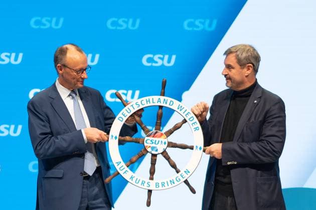 News Themen der Woche KW06 News Bilder des Tages Kleiner Parteitag - Parteiausschuss - der CSU vor der Bundestagswahl 2025 in Nürnberg Markus Söder, CSU-Parteivorsitzender und Ministerpräsident von Bayern; mit Friedrich Merz, Kanzlerkandidat und CDU-Vorsitzender;Kleiner Parteitag - Parteiausschuss - der CSU vor der Bundestagswahl 2025 in Nürnberg Markus Söder, CSU-Parteivorsitzender und Ministerpräsident von Bayern; mit Friedrich Merz, Kanzlerkandidat und CDU-Vorsitzender, Nürnberg Bayern Deutschland Messegelände *** Small party conference CSU party committee ahead of the 2025 federal election in Nuremberg Markus Söder, CSU party chairman and Minister President of Bavaria with Friedrich Merz, candidate for chancellor and CDU chairman Small party conference CSU party commit