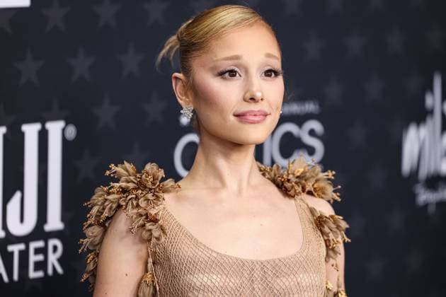 30th Annual Critics Choice Awards SANTA MONICA, LOS ANGELES, CALIFORNIA, USA - FEBRUARY 07: Ariana Grande Butera wearing a Dior dress and Jimmy Choo shoes arrives at the 30th Annual Critics Choice Awards held at The Barker Hangar on February 7, 2025 in Santa Monica, Los Angeles, California, United States., Credit:Xavier Collin Avalon United States, California, Santa Monica, The Barker Hangar  Copyright: xXavierxCollinx xAvalonx 0961242304