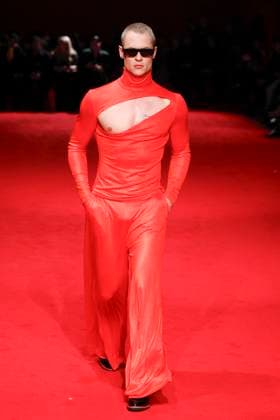 Défilé Christian Siriano automne hiver 2025 pendant la semaine de la mode à New York A model wearing an original creation from the womenswear winter 2025 collections in New York from the house of Christian Siriano on february 6, 2025 Etats Unis  Copyright: xAgencex xBestimagexAgencex xBestimagex