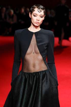 Défilé Christian Siriano automne hiver 2025 pendant la semaine de la mode à New York A model wearing an original creation from the womenswear winter 2025 collections in New York from the house of Christian Siriano on february 6, 2025 Etats Unis  Copyright: xAgencex xBestimagexAgencex xBestimagex