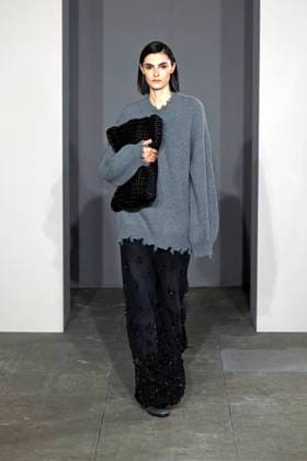 Simkhai Ready to wear fall winter 2025 26 NEW YORK February 2025 Simkhai Ready to wear fall winter 2025 26 NEW YORK February 2025, Credit:Zeppelin Avalon  Copyright: xZeppelinx xAvalonx 0961296384