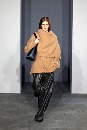 Simkhai Ready to wear fall winter 2025 26 NEW YORK February 2025 Simkhai Ready to wear fall winter 2025 26 NEW YORK February 2025, Credit:Zeppelin Avalon  Copyright: xZeppelinx xAvalonx 0961296563