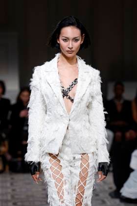 Kim Shui Ready to wear fall winter 2025 26 NEW YORK February 2025 Kim Shui Ready to wear fall winter 2025 26 NEW YORK February 2025, Credit:Zeppelin Avalon  Copyright: xZeppelinx xAvalonx 0961292678