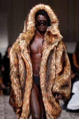 Kim Shui Ready to wear fall winter 2025 26 NEW YORK February 2025 Kim Shui Ready to wear fall winter 2025 26 NEW YORK February 2025, Credit:Zeppelin Avalon  Copyright: xZeppelinx xAvalonx 0961293383