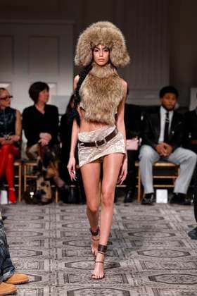 Kim Shui Ready to wear fall winter 2025 26 NEW YORK February 2025 Kim Shui Ready to wear fall winter 2025 26 NEW YORK February 2025, Credit:Zeppelin Avalon  Copyright: xZeppelinx xAvalonx 0961293403