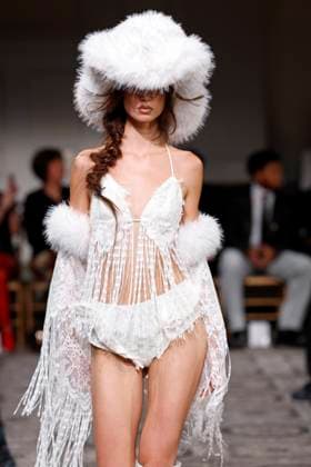 Kim Shui Ready to wear fall winter 2025 26 NEW YORK February 2025 Kim Shui Ready to wear fall winter 2025 26 NEW YORK February 2025, Credit:Zeppelin Avalon  Copyright: xZeppelinx xAvalonx 0961294743