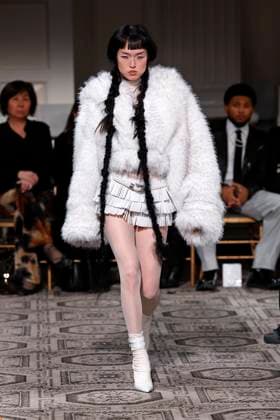 Kim Shui Ready to wear fall winter 2025 26 NEW YORK February 2025 Kim Shui Ready to wear fall winter 2025 26 NEW YORK February 2025, Credit:Zeppelin Avalon  Copyright: xZeppelinx xAvalonx 0961294801