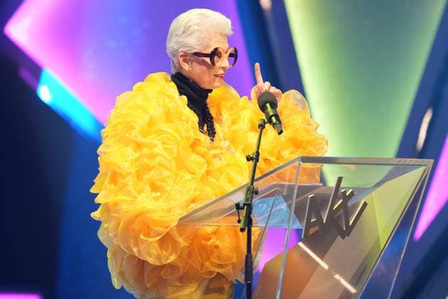 75. Verleihung des Ordens WIDER DEN TIERISCHEN ERNST in Aachen Marie-Agnes Strack-Zimmermann als Iris Apfel bei ihrem Auftritt bei der 75. Verleihung des Ordens WIDER DEN TIERISCHEN ERNST im Aachener Eurogress, Aachen, 08.02.2025 Aachen NRW Deutschland