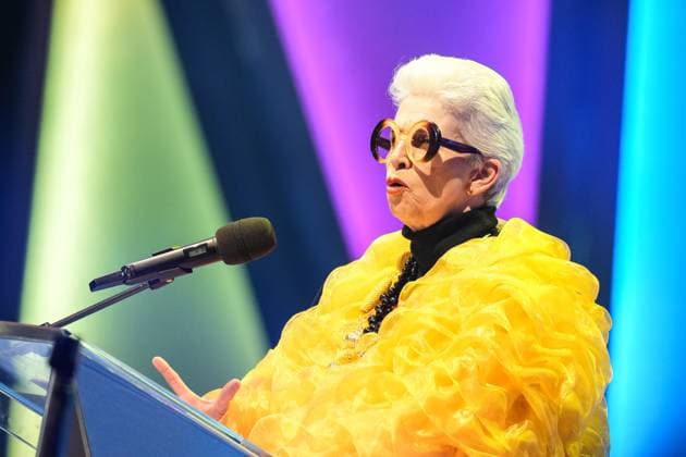 75. Verleihung des Ordens WIDER DEN TIERISCHEN ERNST in Aachen Marie-Agnes Strack-Zimmermann als Iris Apfel bei ihrem Auftritt bei der 75. Verleihung des Ordens WIDER DEN TIERISCHEN ERNST im Aachener Eurogress, Aachen, 08.02.2025 Aachen NRW Deutschland