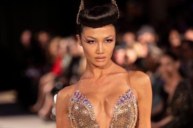 February 8, 2025, New York, New York, USA: Model walks runway for The Blonds show during New York Fashion Week Fall Winter 2025 at The FiDi Banking Hall in New York on February 8, 2025 New York USA - ZUMAr339 20250208_znp_r339_106 Copyright: xLevxRadinx