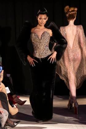 February 8, 2025, New York, New York, USA: Model walks runway for The Blonds show during New York Fashion Week Fall Winter 2025 at The FiDi Banking Hall in New York on February 8, 2025 New York USA - ZUMAr339 20250208_znp_r339_112 Copyright: xLevxRadinx