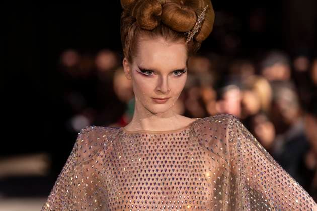 February 8, 2025, New York, New York, USA: Model walks runway for The Blonds show during New York Fashion Week Fall Winter 2025 at The FiDi Banking Hall in New York on February 8, 2025 New York USA - ZUMAr339 20250208_znp_r339_111 Copyright: xLevxRadinx