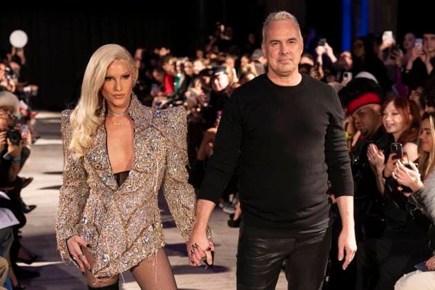 February 8, 2025, New York, New York, USA: Phillipe Blond and David Blond walk runway for The Blonds show during New York Fashion Week Fall Winter 2025 at The FiDi Banking Hall in New York on February 8, 2025 New York USA - ZUMAr339 20250208_znp_r339_121 Copyright: xLevxRadinx