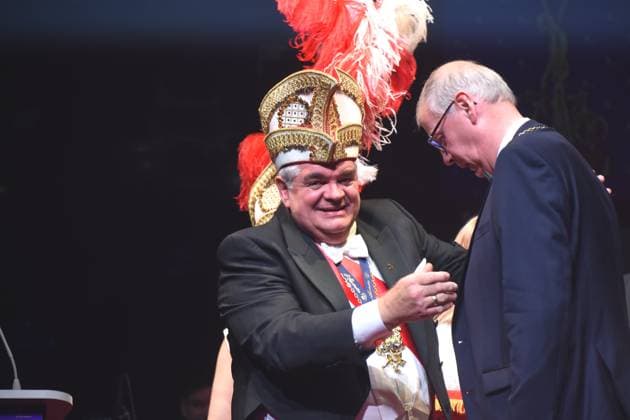Guenther Grauer Narrhalla Praesident Guenther Jauch Moderator Karl Valentin Orden Preistraeger Narrhalla Praesidium Muenchen 08.02.2025 Deutsches Theater Grosser Narrhalla Ball SoirÃ e mit Verleihung des Karl Valentin Orden an Guenther Jauch, Moderator, Journalist Produzent Muenchen